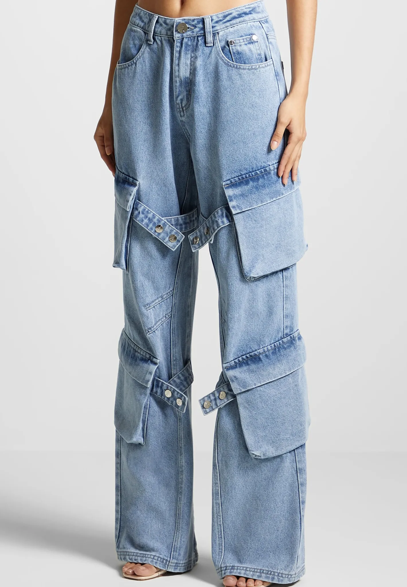 Strap Detail Cargo Jeans - Mid Blue^Manière De Voir Fashion