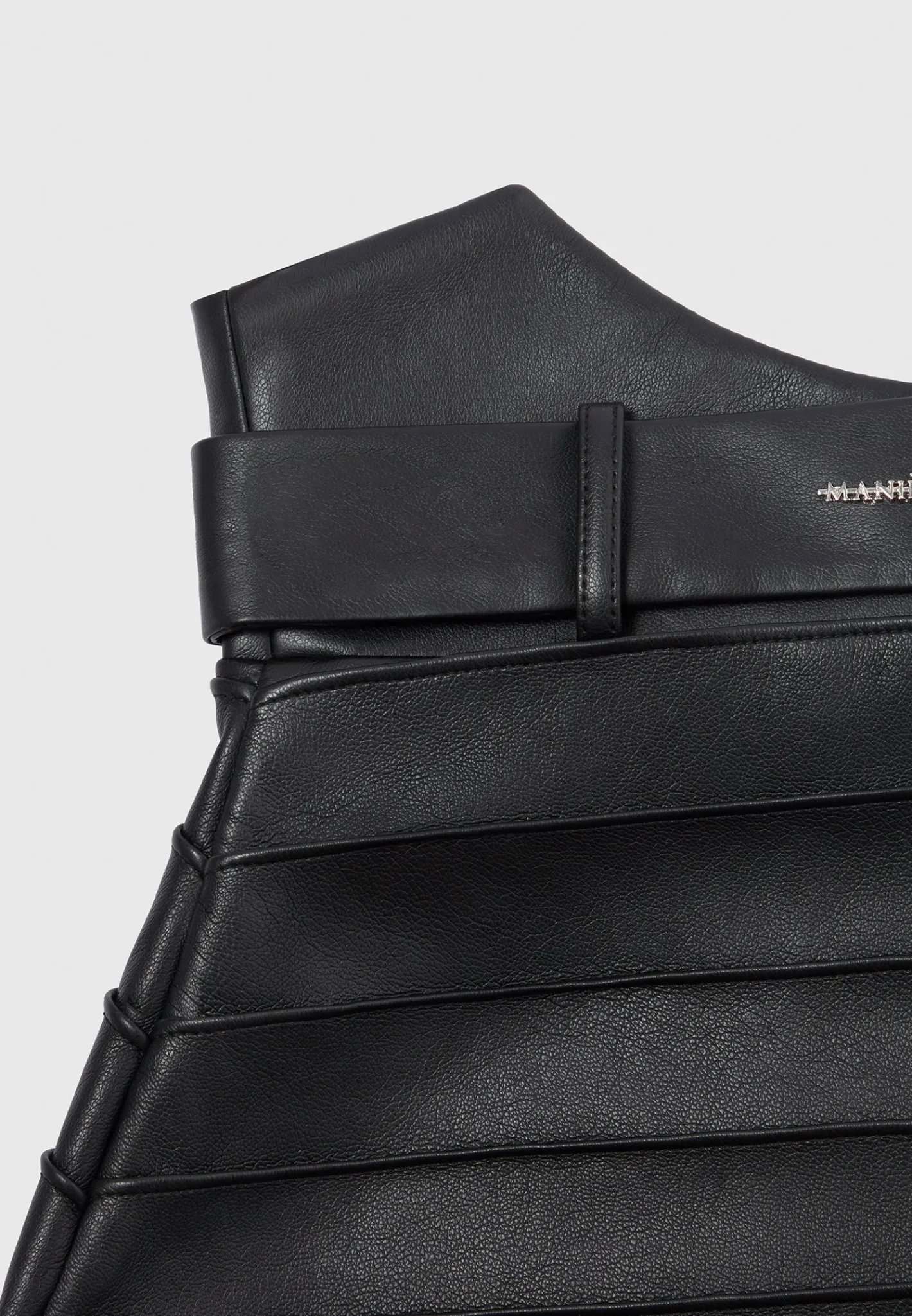 Vegan Leather Pintuck Chain Mini Skirt -^Manière De Voir Sale